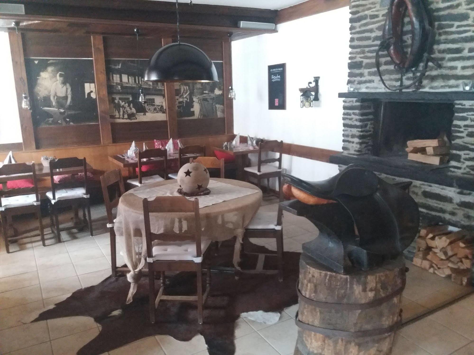 Hotel Schmitta Fiesch Eksteriør bilde